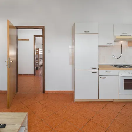 Apartment Stunning In With Kitchen Porec